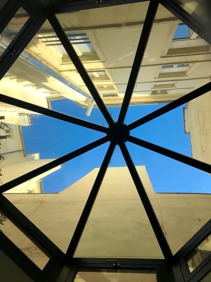 Hotel Jacques De Molay