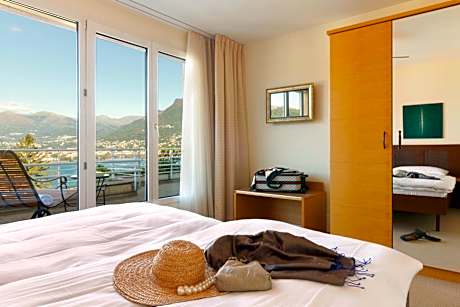 Penthouse Suite with Lake View