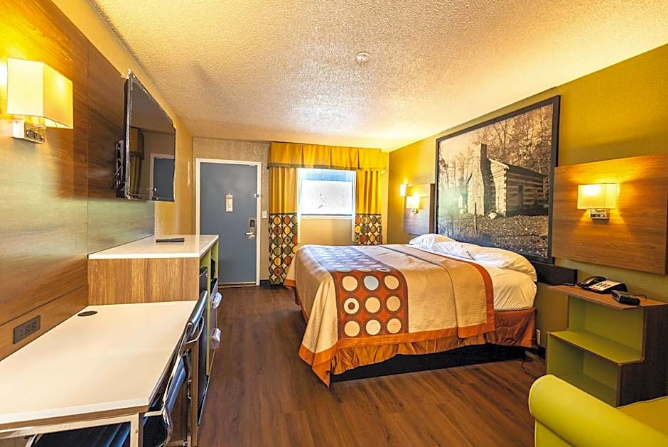 Super 8 by Wyndham Cincinnati OH