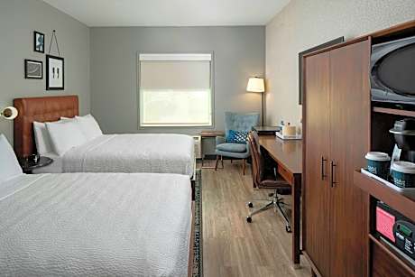 Queen Room with Two Queen Beds and Adapted Tub - Mobility and Hearing Accessible
