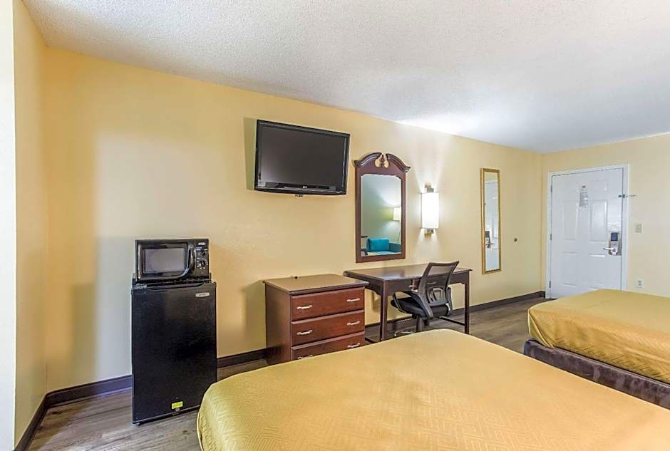 Econo Lodge Clinton - Jackson West