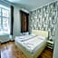 Easy Star Hotel