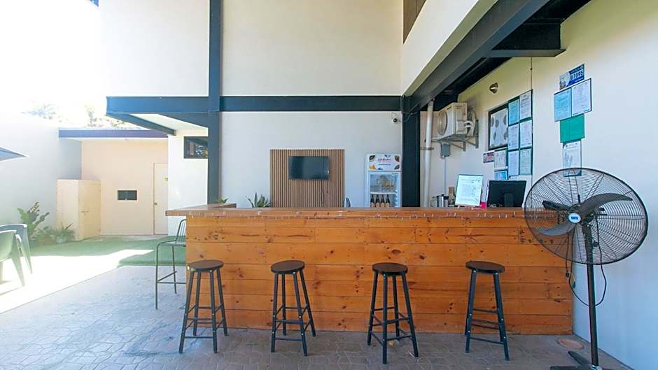 Mahayahay Lodge and Restaurant