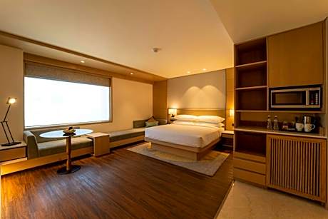 Premium King Room - 20% Discount on F&B and Laundry Service