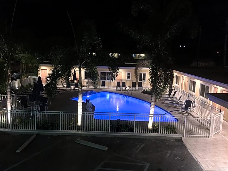 Curtis Inn & Suites
