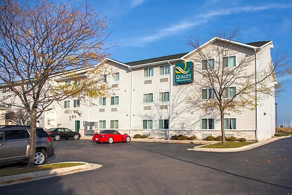 Quality Inn & Suites Loves Park near Rockford