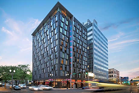 Moxy Portland Downtown