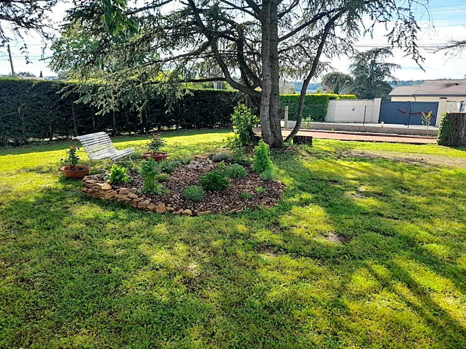 La maison du Bonheur, borne de recharge VE