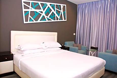 Deluxe King Room with Balcony