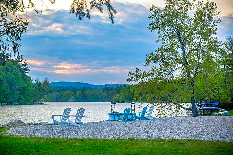The Black Swan Lee - Lenox, an Ascend Collection Hotel