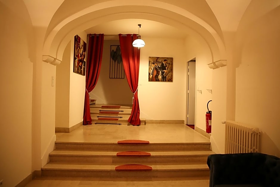 Aux Portes du Château