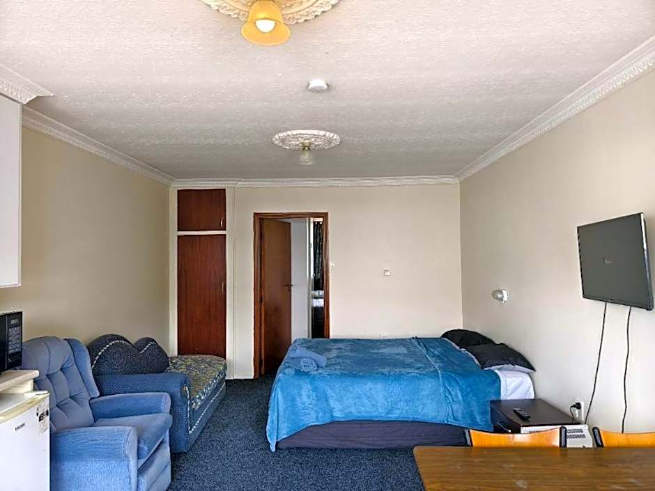 Ferry Motel