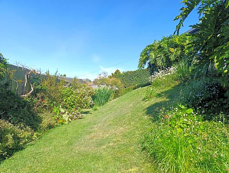 Guinea Fowl Lodge - Lagoon & Heads View B&B, Central Knysna