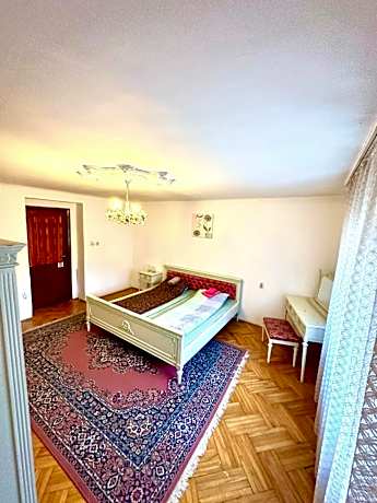 Superior Double Room with Shared Bathroom