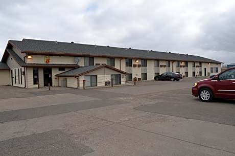 Super 8 by Wyndham Devils Lake
