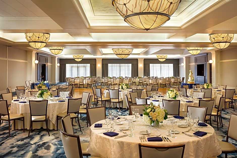 The Four Points by Sheraton Norwood Conference Center