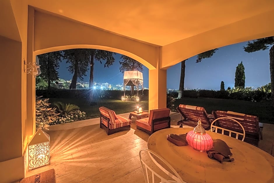 Tra gli Alberi e il Mare