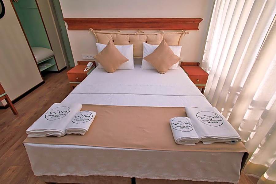 west coast boutique hotel