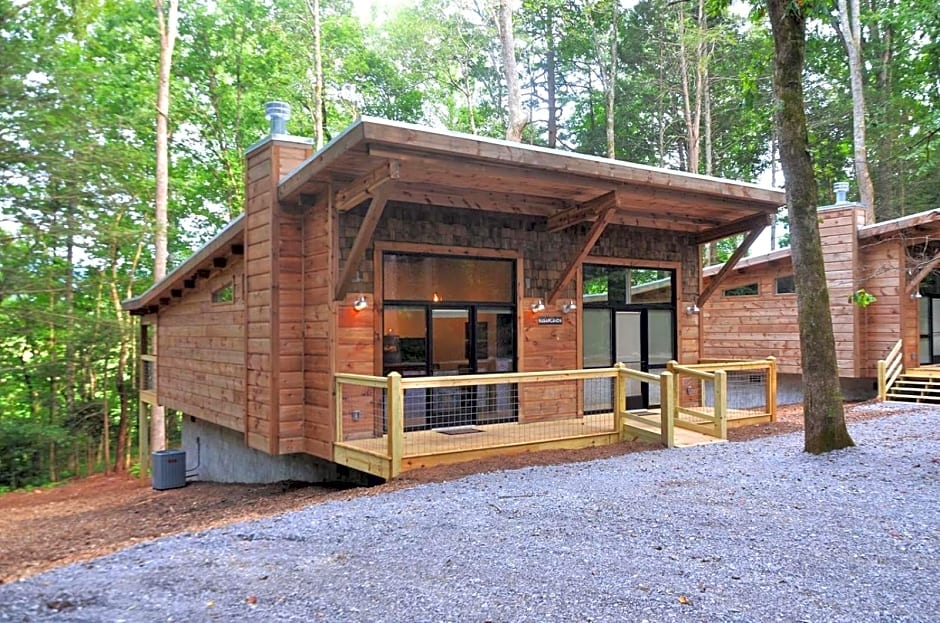 Dancing Bear Lodge