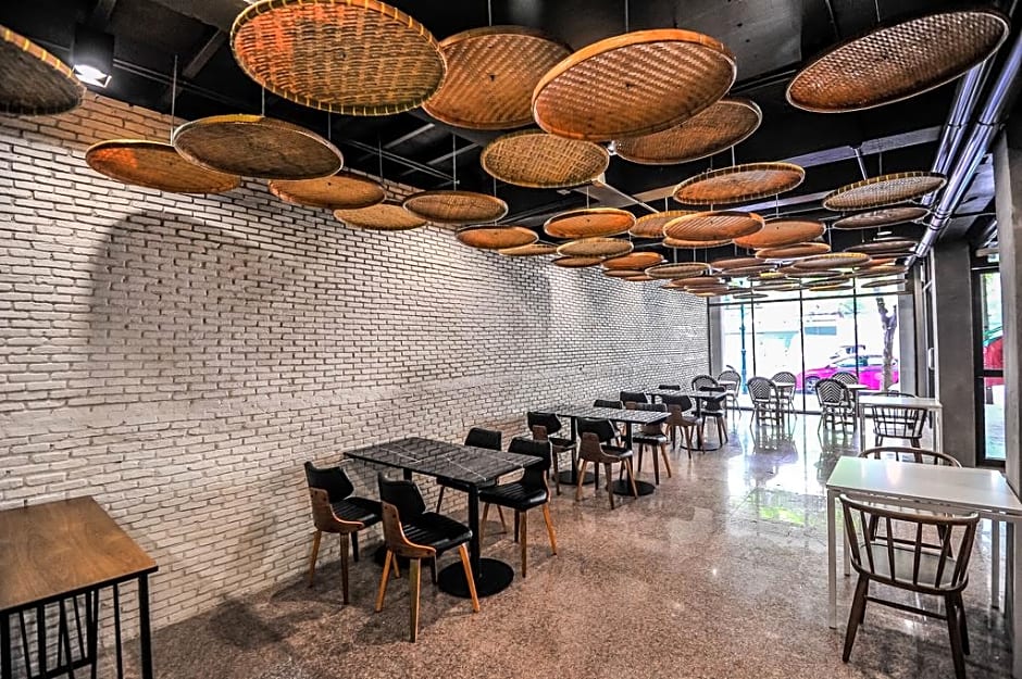 7 Days Premium at Icon Siam Station