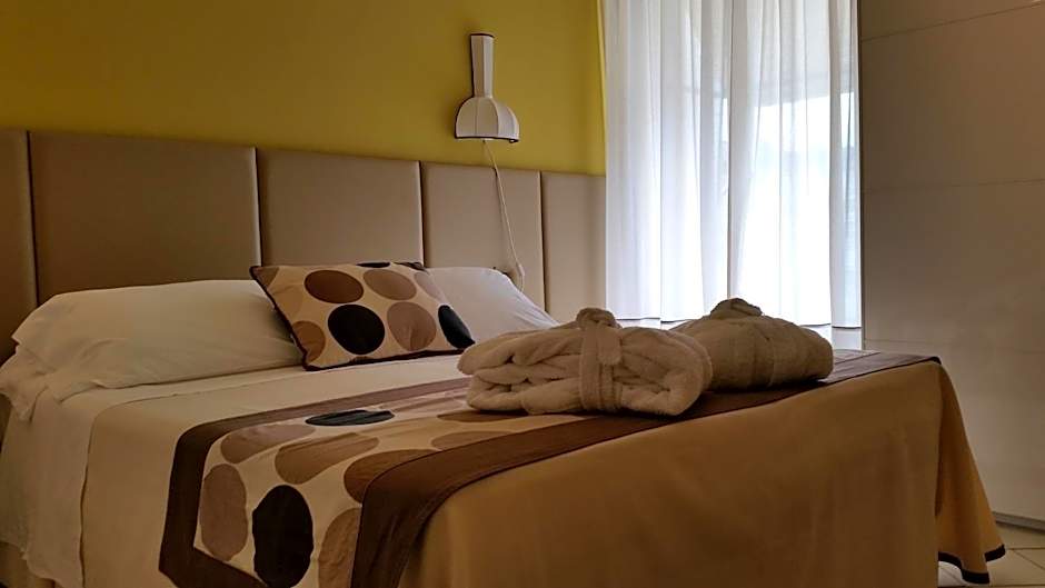 HOTEL TRIONFAL - Fronte Mare - Vicinissimi al Centro