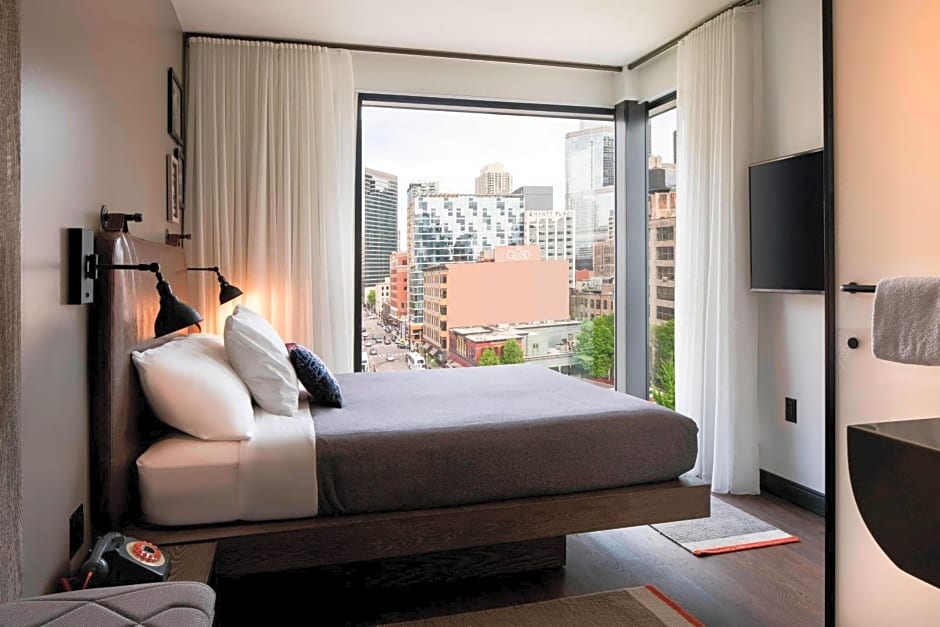 Moxy by Marriott Chicago Downtown