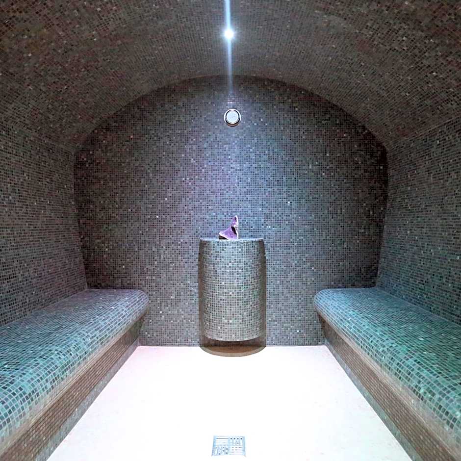 Penzión Wellness & Restaurant Zoborská, free parking