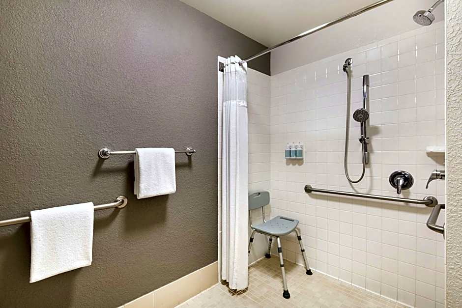 Courtyard by Marriott Kansas City Overland Park/Convention Center