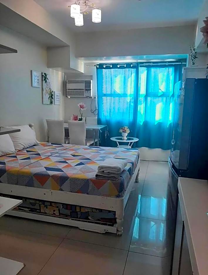 Horizons 101, Studio good for 2 person