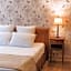 BRIT HOTEL Le Lion d'Or CHINON