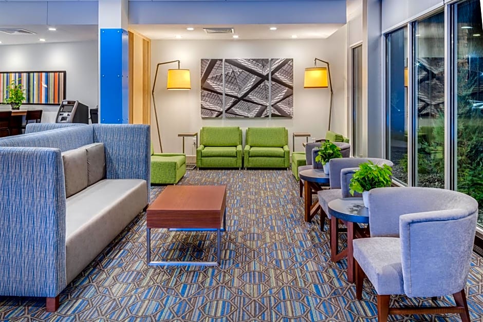 Holiday Inn Express & Suites Rice Lake By IHG