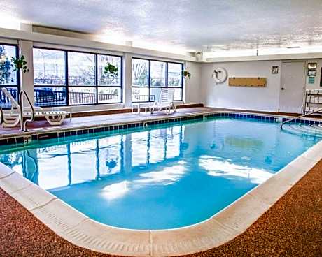 Comfort Suites Lombard - Addison