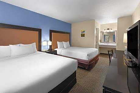 2 Queen Beds Non-Smoking