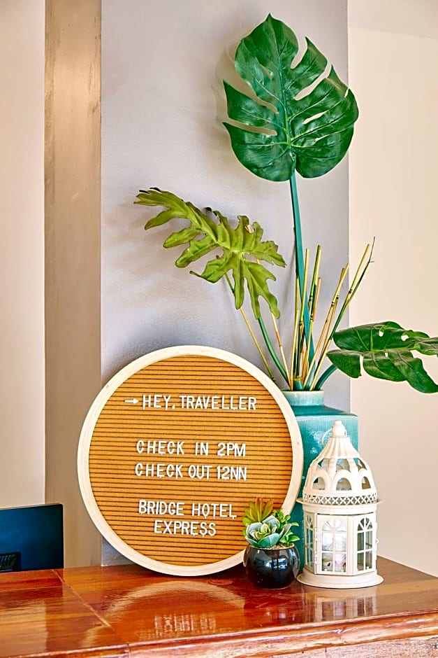 Bridge Hotel Express