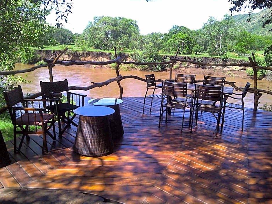 Exploreans Mara River Camp