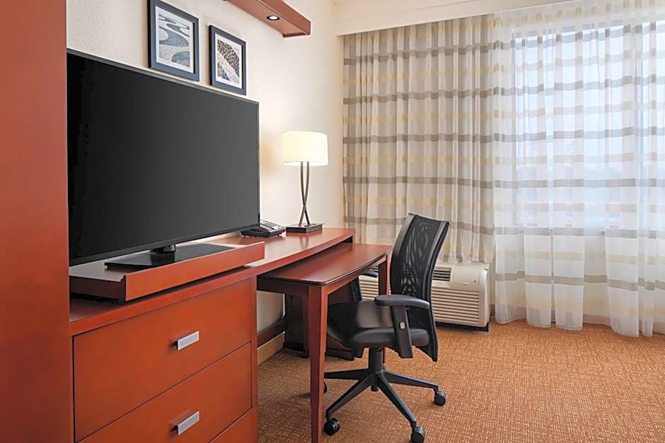 Courtyard by Marriott Houston Kingwood