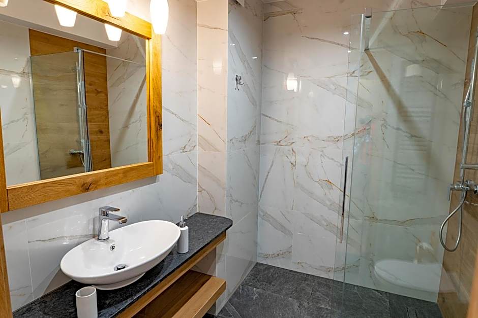 Apartamenty Mariza Szczawnica Jaworki - Duży Basen Zewnętrzny Podgrzewany do 25C