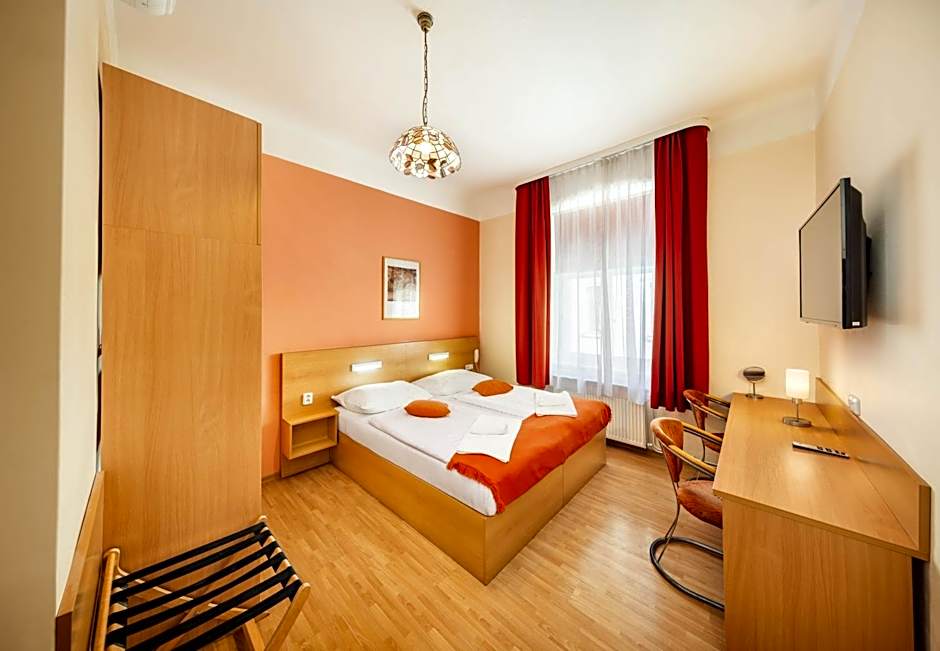 Hotel Golden City Garni