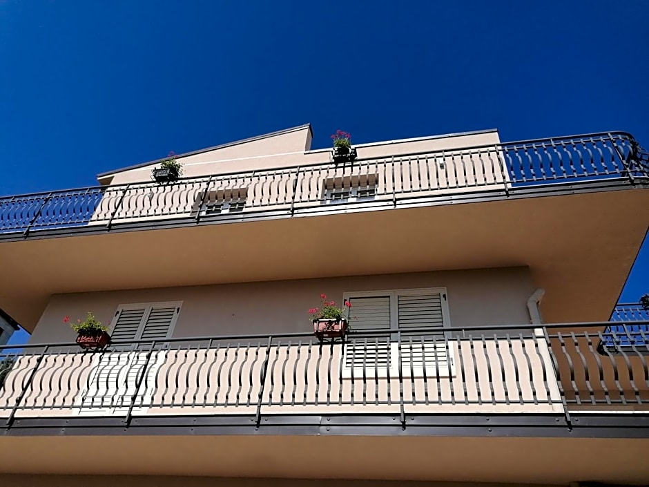 Nnakkara Guest House