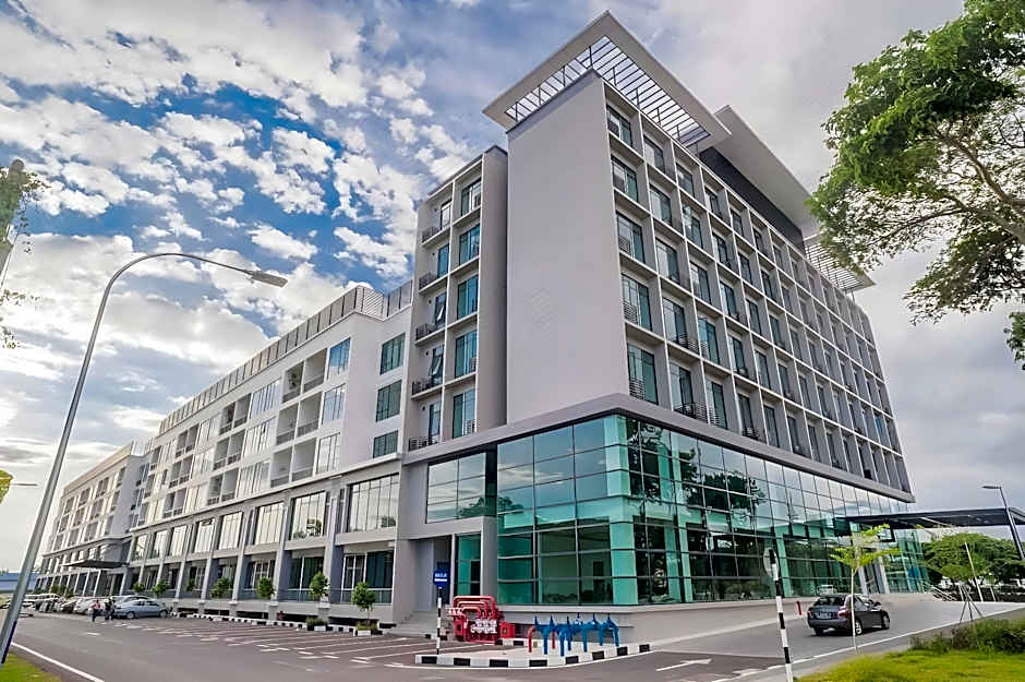 AZ Hotel and Serviced Apartments