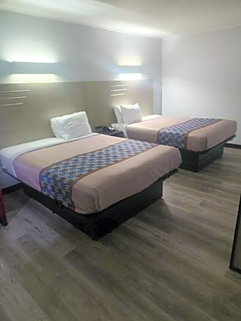 2 Bedroom Deluxe Suite