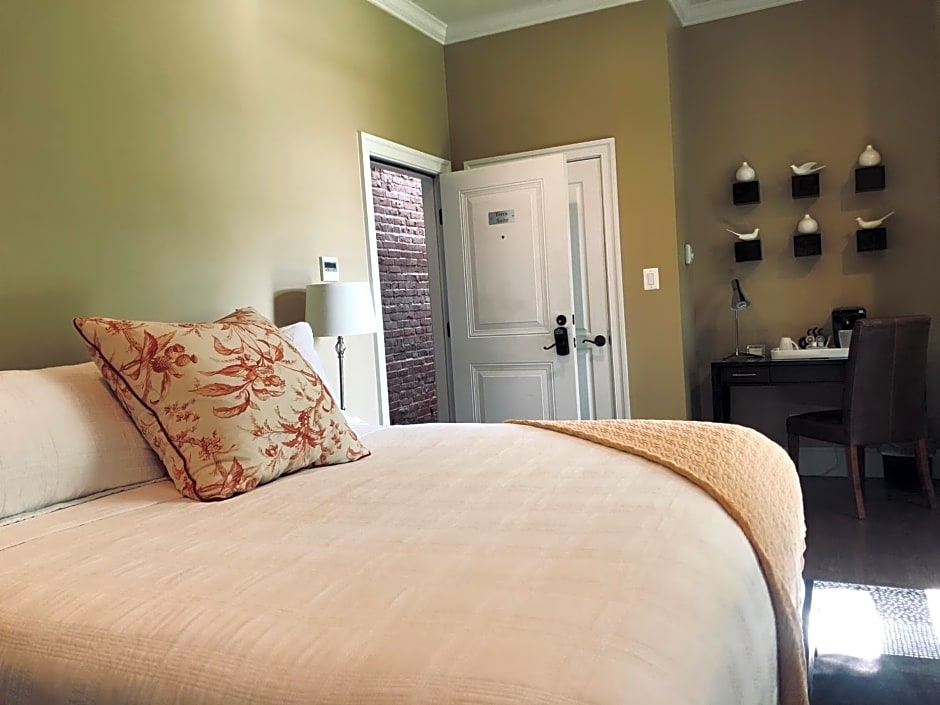 Suites at 249