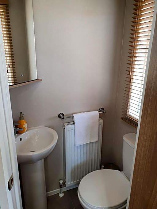 Beautiful Borders Cabin