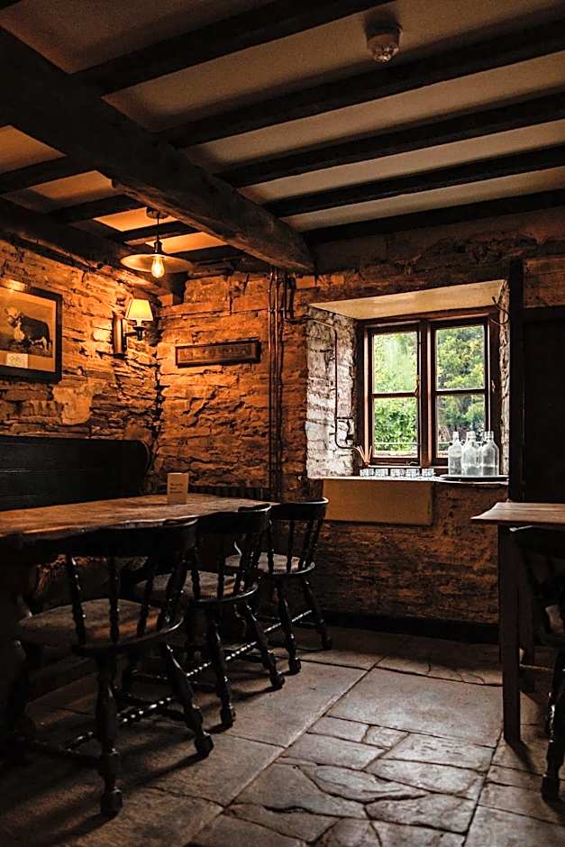 The Bulls Head Wild Cabins