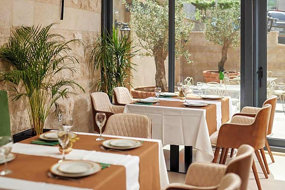 Hotel Diplomat by Aycon