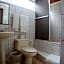 Hotel La Guaria Inn & Suites