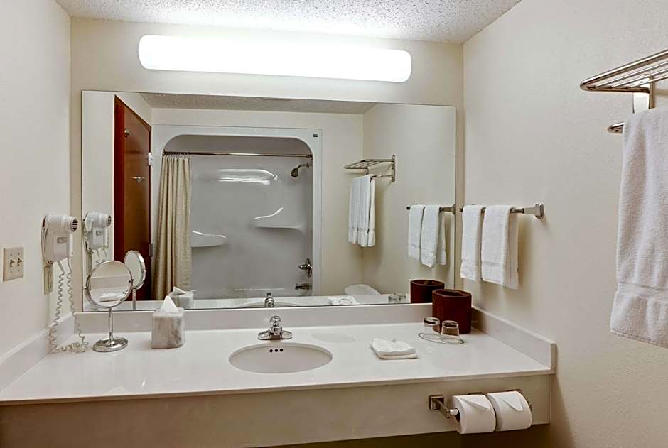 Hawthorn Suites by Wyndham Louisville East