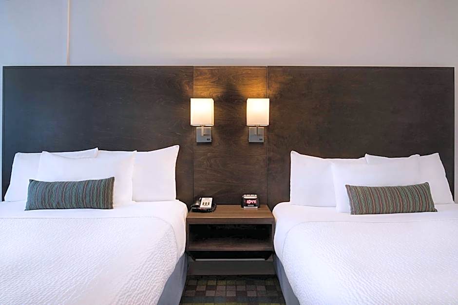 Days Inn by Wyndham Victoria Airport Sidney