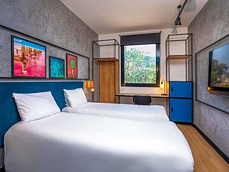 Standard Room with Two Single Beds