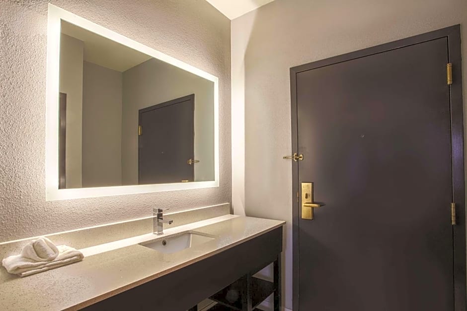 La Quinta Inn & Suites by Wyndham Knoxville East